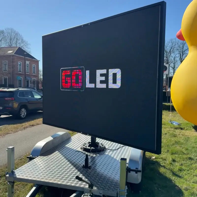 LED scherm op aanhangwagen met GoLed logo